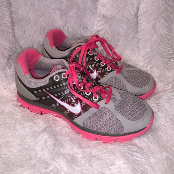 Nike Shoes - Nike Tennis Shoes